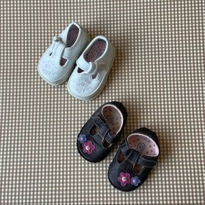 Bundle of 2 baby girl shoes. Size 3. Play Condition